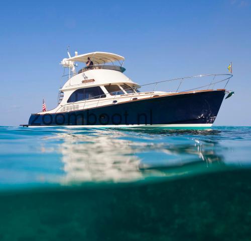 Hinckley 48 beoordelingen en specificaties